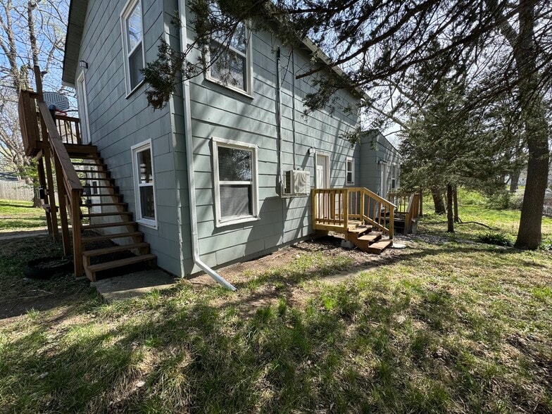 Building Photo - 211 Spring St