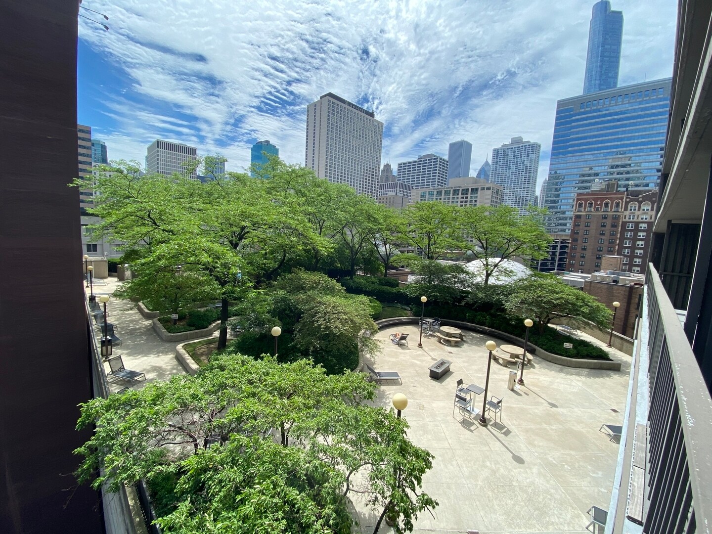 Building Photo - 663 N State St