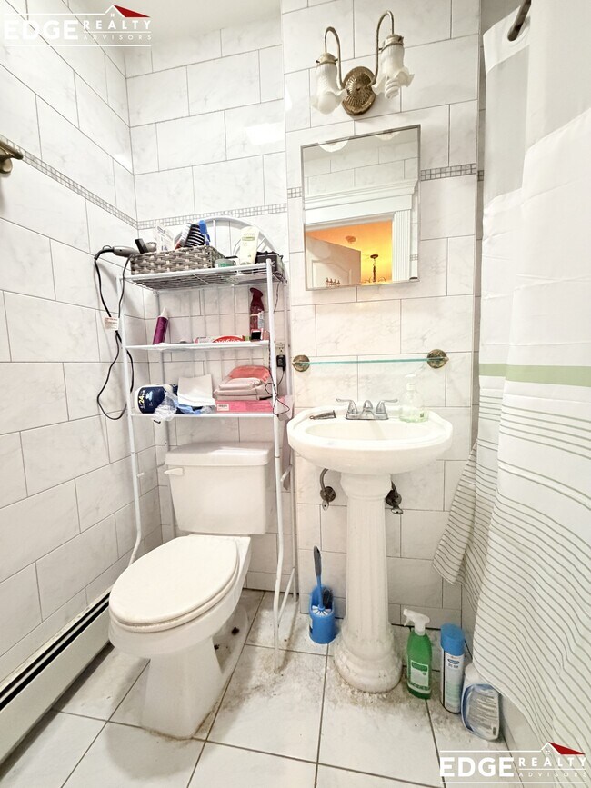 Building Photo - 5 Delaware Pl