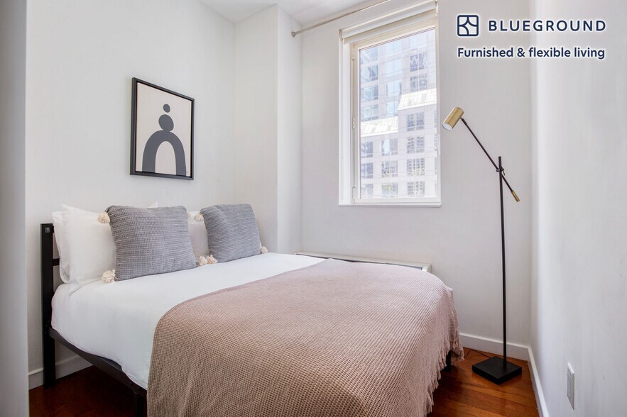 Building Photo - 1600 Broadway-SI FL14-ID697