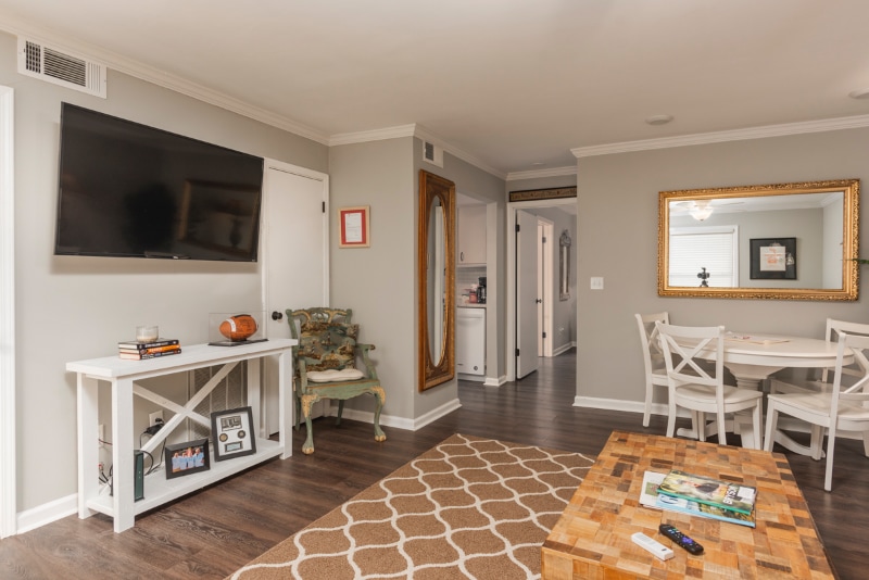 Building Photo - 510 E Gillespie St