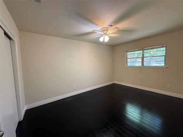 Building Photo - 1135 Park Center St