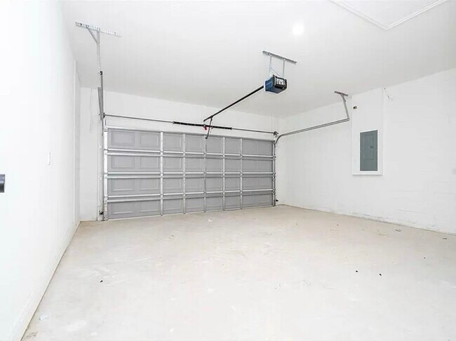 Building Photo - 6872 SW 132nd Pl