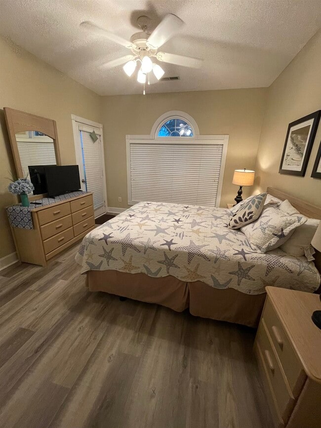 Building Photo - 702 Riverwalk Dr