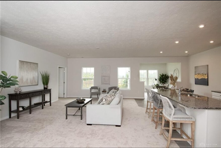 Building Photo - 2125 Schmidt Dr