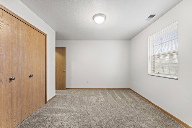 Building Photo - 2102 Stirrup Ln