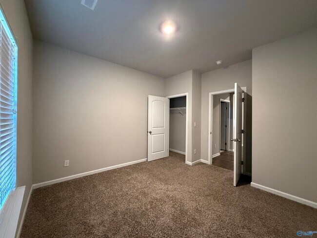 Building Photo - 116 River Haven Dr