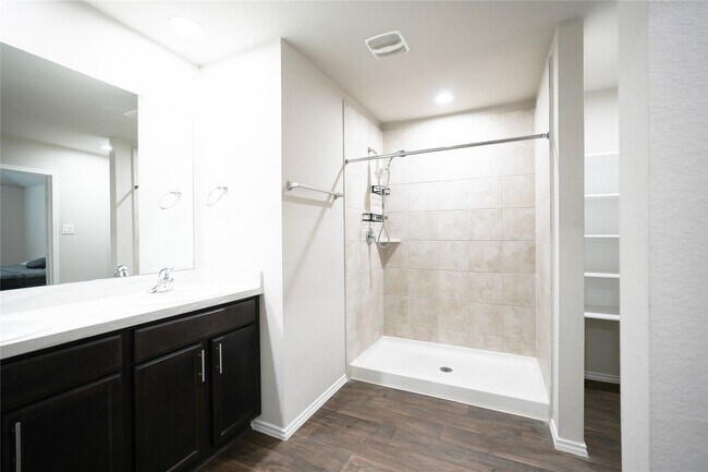 Building Photo - 5630 Havenwood Creek Ct