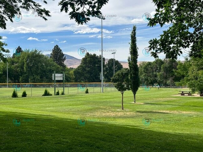 Building Photo - 1 Bedroom 1 Bath + Office next to Idlewild Park & the Truckee River