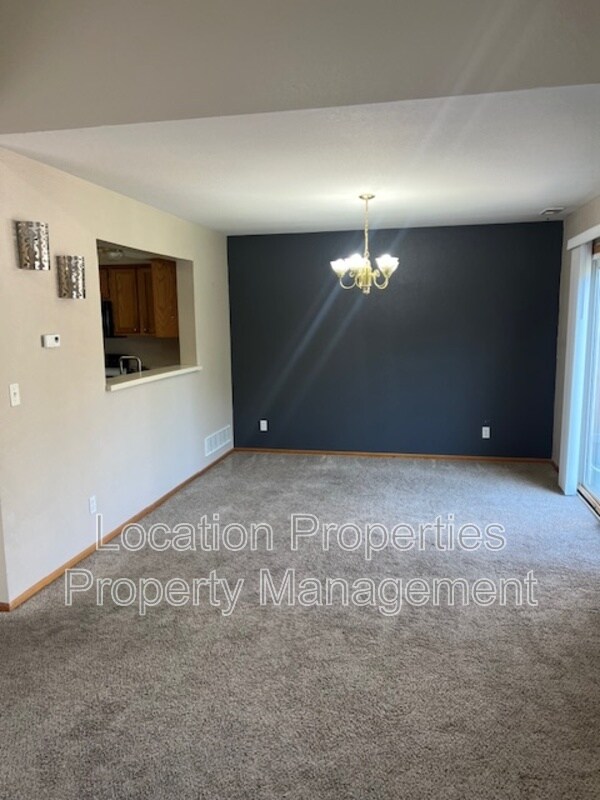 Building Photo - 2713 Grand Cir