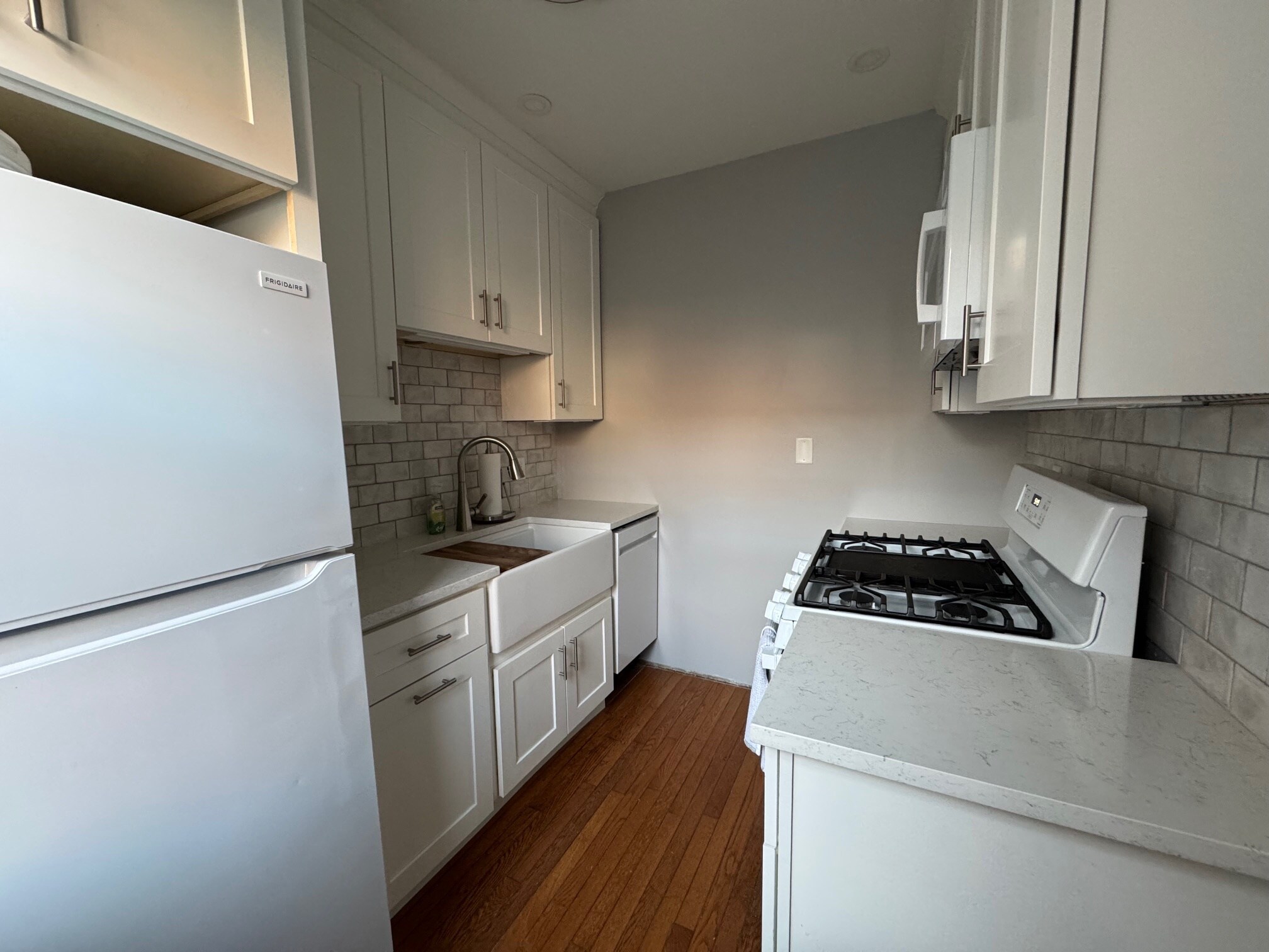 Building Photo - 60 Elm St