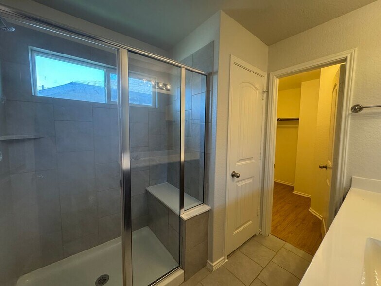 Building Photo - 133 Flatland Trl