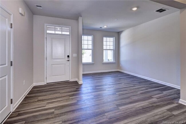 Building Photo - 4090 Isaac Cir