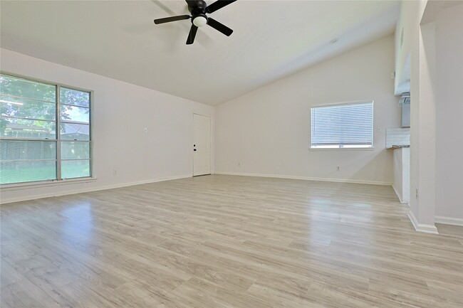 Building Photo - 9910 Kent Towne Ln