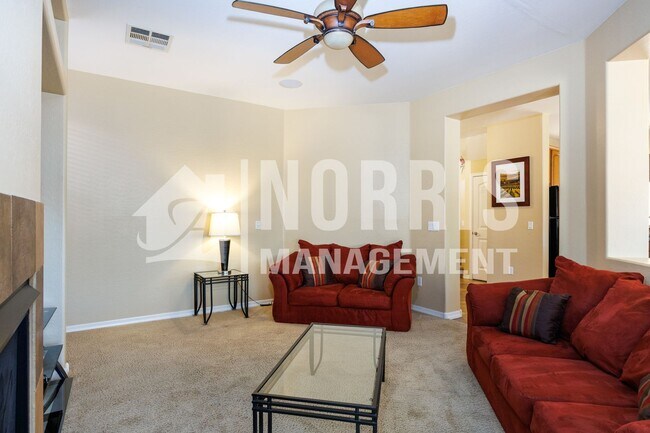 Building Photo - Beautiful Home with a POOL Service Included