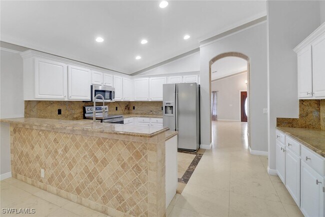 Building Photo - 15028 Savannah Dr