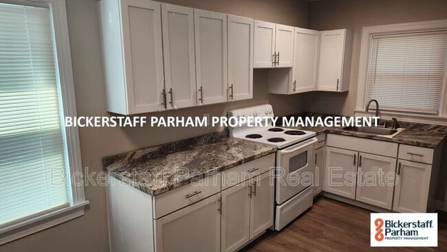 Building Photo - 3923 Trask Dr