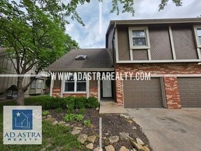 Building Photo - Very Nice 3 Bedroom 2 Bath Duplex in Overland Park-Available NOW!!