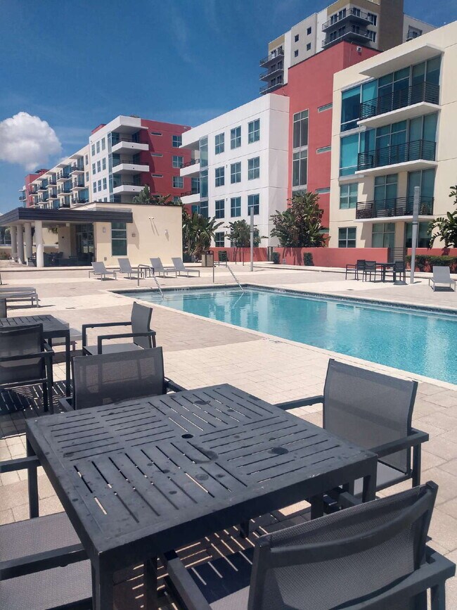 Building Photo - 1 Bedroom Condo in the Heart of Tampa