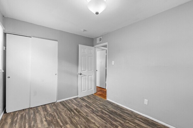 Building Photo - 8433 1st St