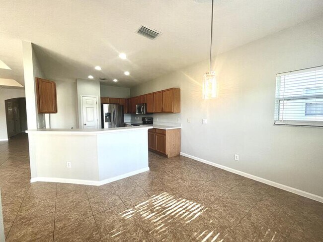 Building Photo - 414 Fern Lake Dr