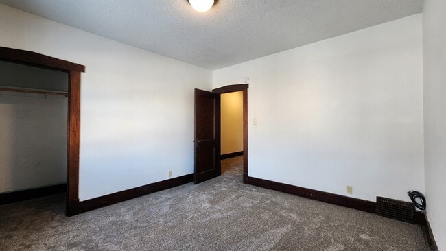 Building Photo - 1316 3rd Ave N