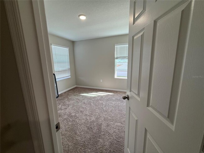Building Photo - 3464 Dahlia Dr