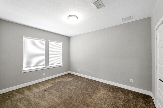 Building Photo - 12562 Holly Blue Ln