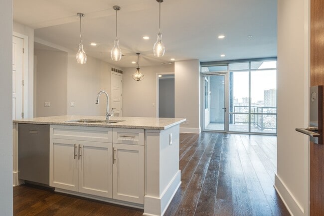 Building Photo - 20 Rutledge St