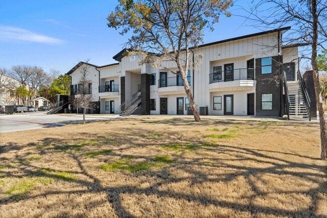 Building Photo - 2450 Wickersham Ln