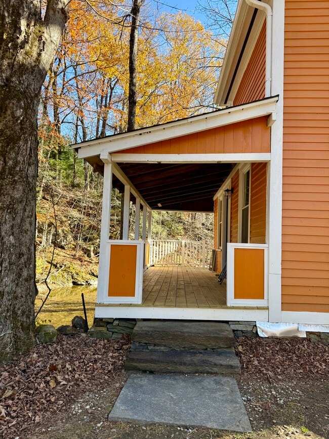 Building Photo - 256 Shelburne Falls Rd