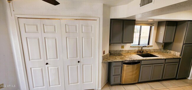 Building Photo - 2602 N 61st St