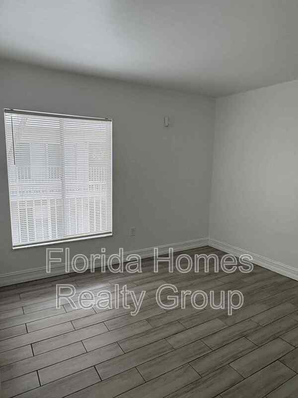 Building Photo - 1830 Maravilla Ave