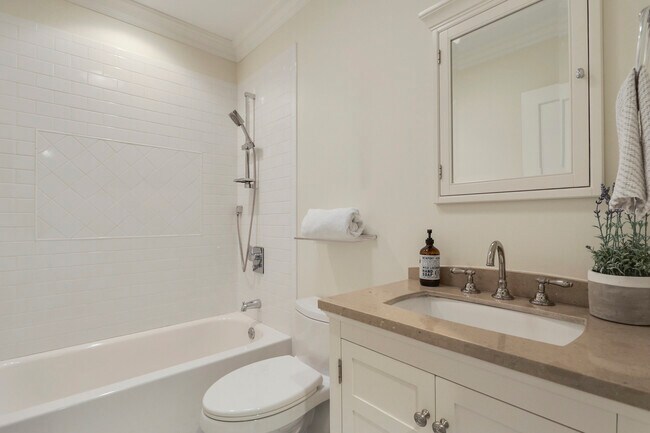 Building Photo - 67 Prospect St