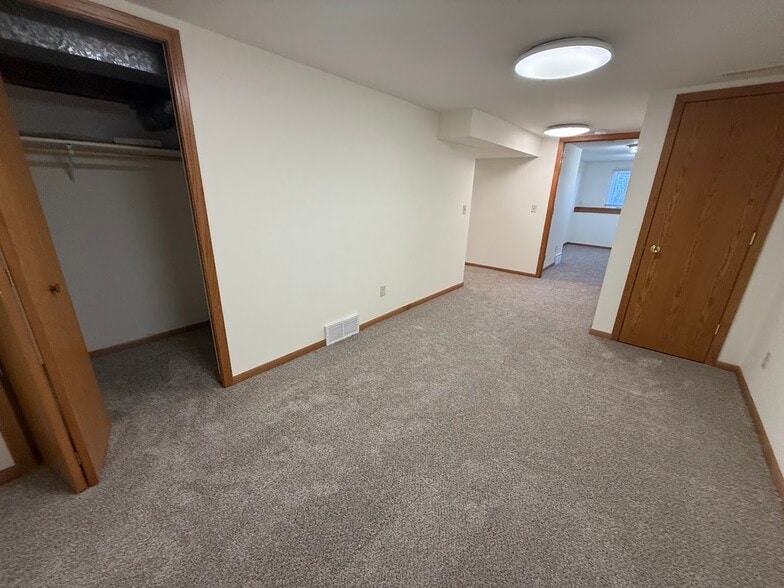 Building Photo - 299 Park St