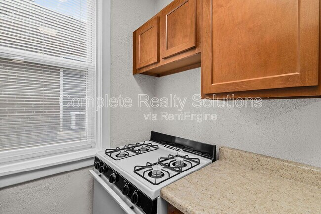 Building Photo - 4175 McRee Ave