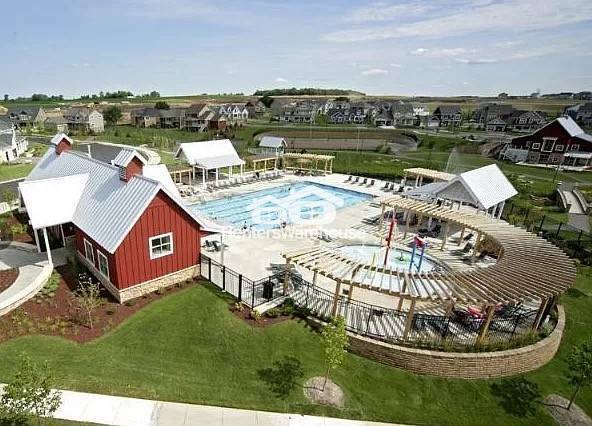 Building Photo - Executive Townhome in Stonemills Community...