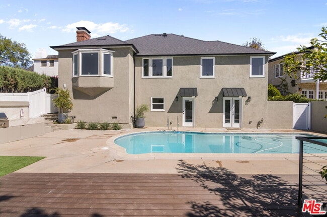 Building Photo - 2383 Panorama Terrace