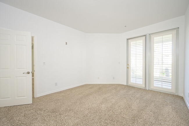 Building Photo - 2243 Martin