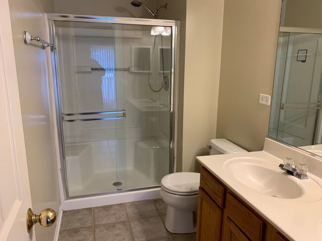 Building Photo - 2817 Stonewater Dr
