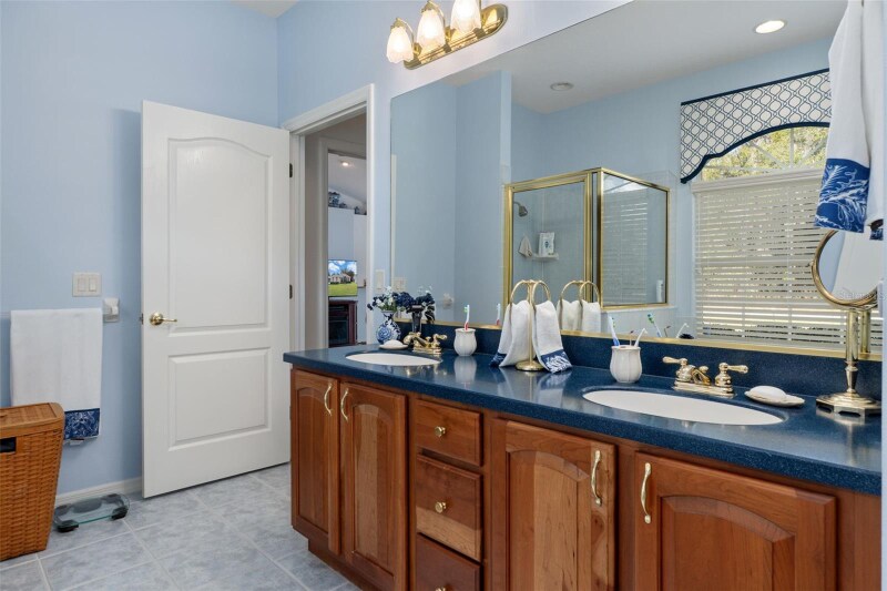 Building Photo - 2786 N Canterbury Lake Dr