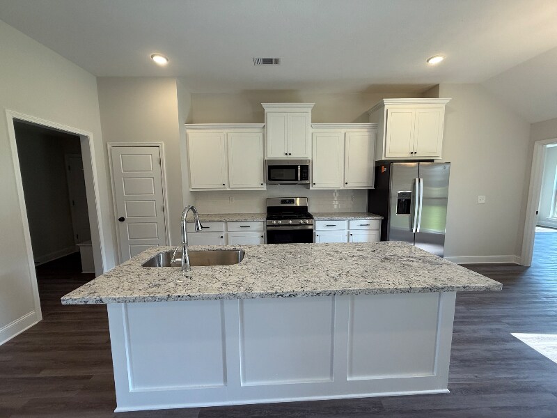 Building Photo - 124 Madisonville Dr