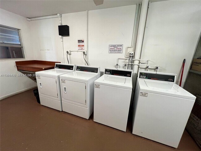 Building Photo - 850 SW 133rd Terrace