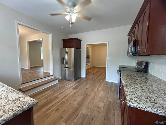 Building Photo - 285 Ruby Dr