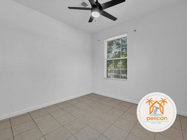 Building Photo - Rental Home in Desirable Navy Point Area