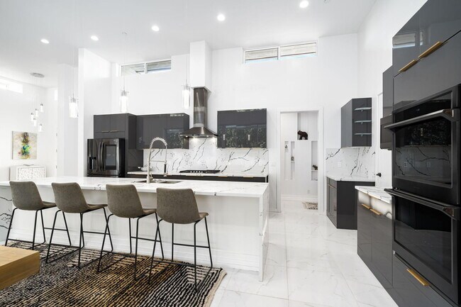 Building Photo - 74775 Del Coronado Dr