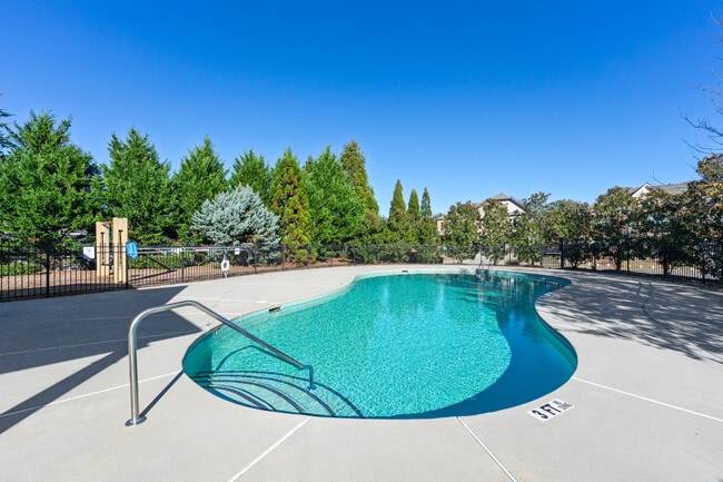 Building Photo - 5230 Scenic Valley Dr