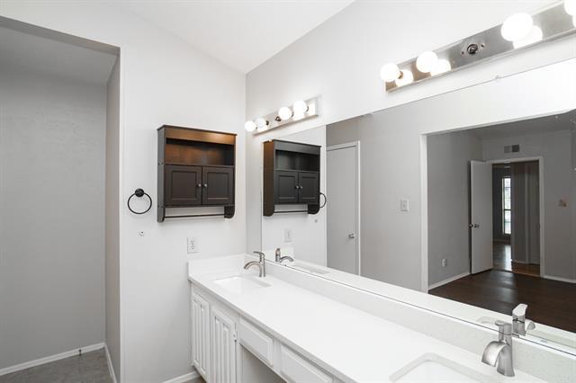 Building Photo - 548 Guadalupe Dr
