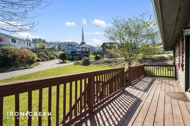 Building Photo - 25 Hazzard St