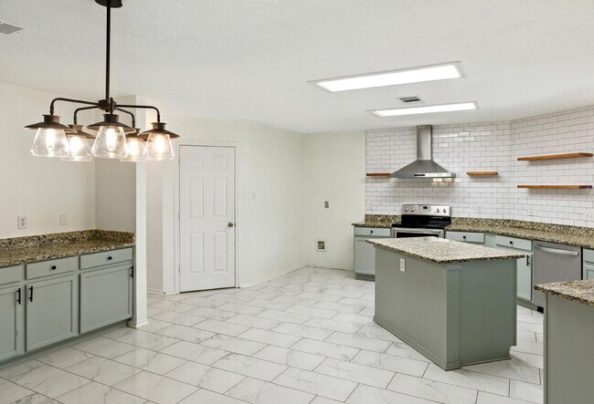 Building Photo - 22023 Oriole Hill Dr